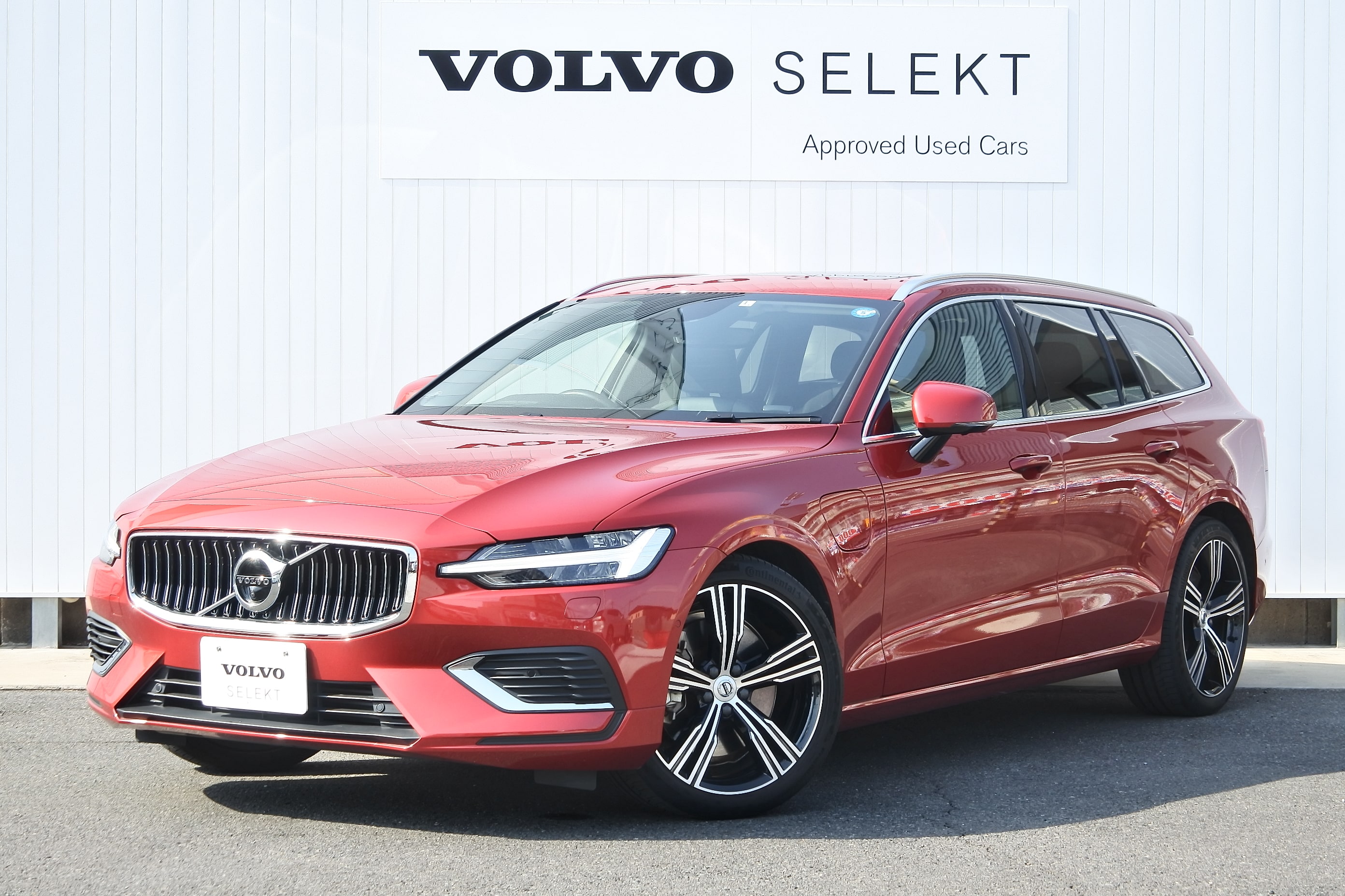 認定中古車 V60 Twinengine Awd Inscription フュージョンレッドメタリック 中古車最新情報 ボルボ カー 松戸